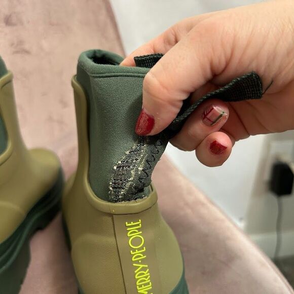 Merry People Tully Ankle Rain Boots 36 US 5 Khaki Green Pull On FLAW - Picture 5 of 9